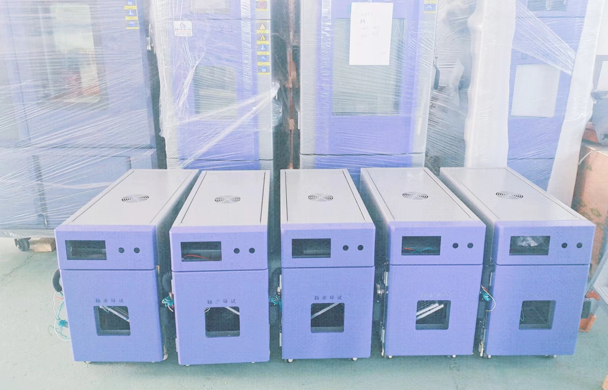 定製款高(gāo)低溫(wēn)濕熱試驗箱(xiāng) 定製款高低溫濕(shī)熱試(shì)驗箱