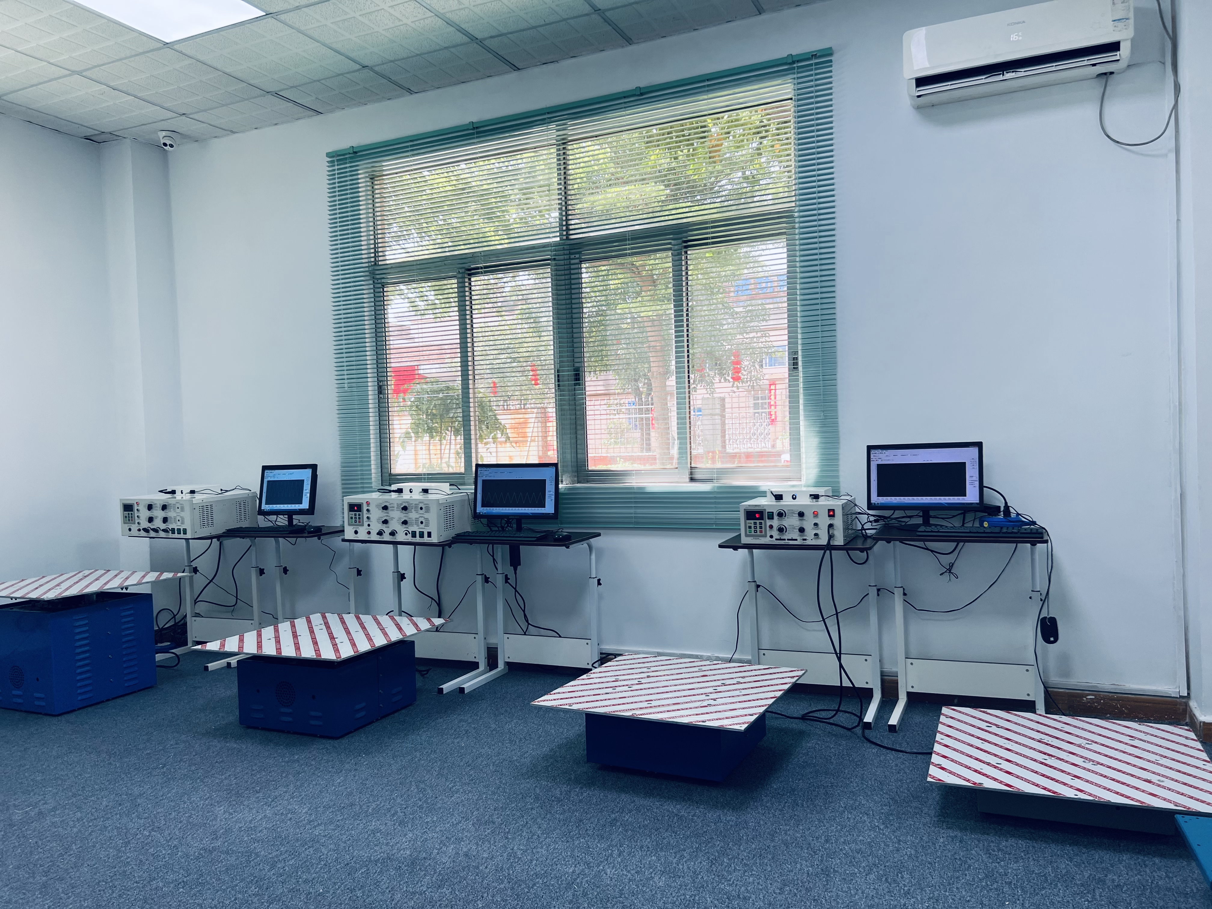 電(diàn)磁式(shì)振動台 電磁(cí)式振動台