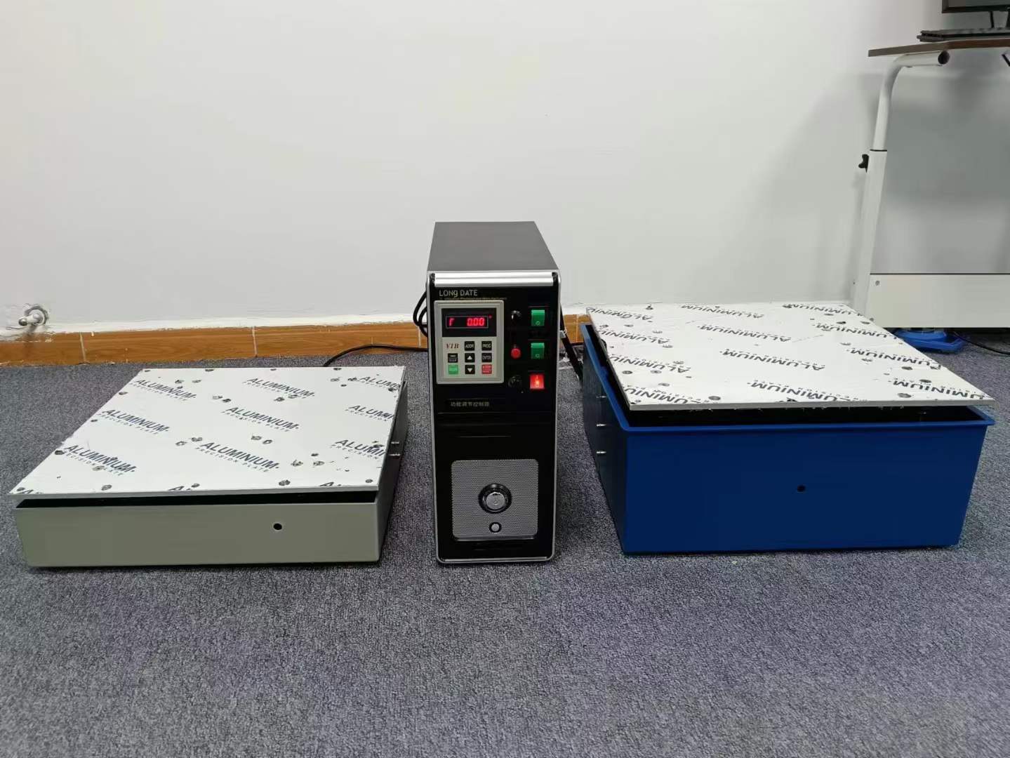 電磁式振動台
