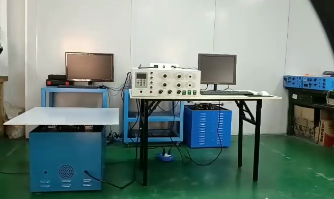 電（diàn）磁式（shì）振動台